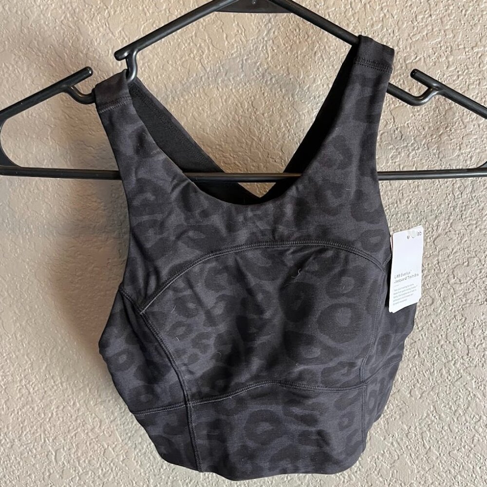 New Lululemon Everlux Jacquard Train Bra Leopardo Graphite Grey Black Size 2